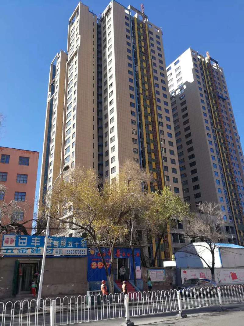 額爾齊斯河河道管理處集資樓鍍鋁鋅鋼板復(fù)合巖棉3萬平方